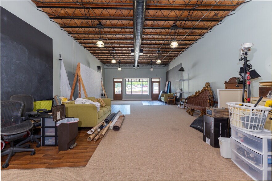 More Photos Of 1358 13th St, Columbus Storefront Retail Office For Lease