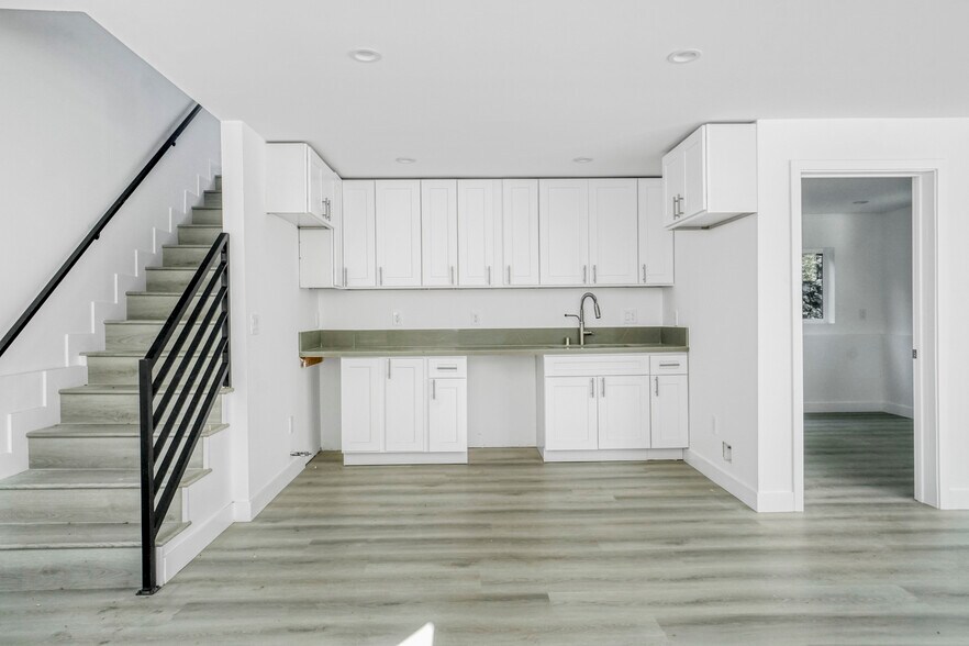 More Photos Of 5107 Crenshaw Blvd, Los Angeles Apartments For Sale