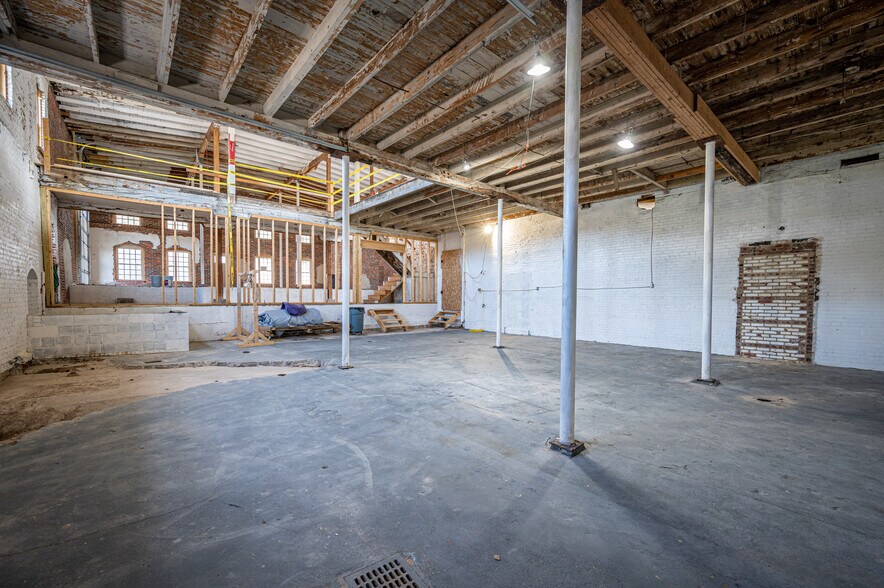 More Photos Of 313 S Government St, Lincolnton Office For Sale