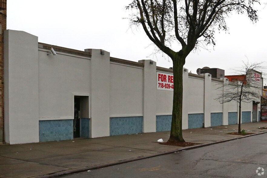 More Photos Of 4001 Northern Blvd, Long Island City Restaurant For Lease