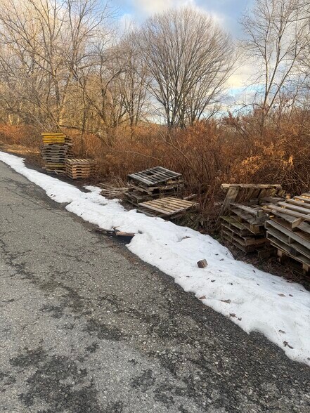 More Photos Of 73 Bridge St, Newburgh Warehouse For Lease