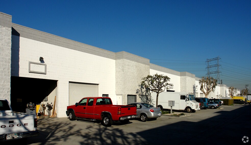 More Photos Of 14039 Garfield Ave, Paramount Warehouse For Lease