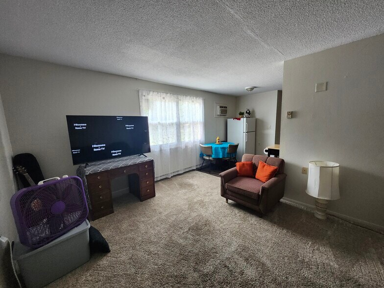 More Photos Of 204 3rd St SW, Rake Apartments For Sale