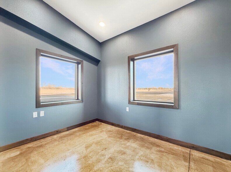 More Photos Of 3050 Highway 52 South, Minot Flex For Lease