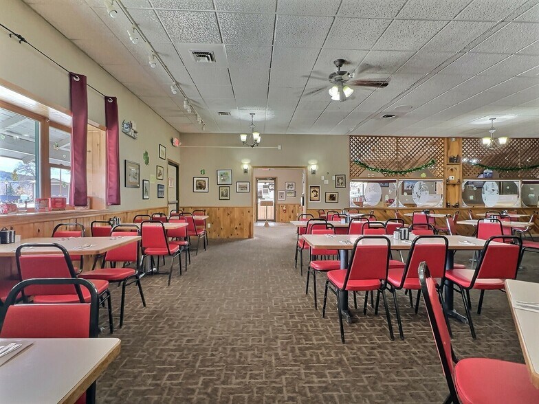 More Photos Of 203 E Cleveland St, Sundance Storefront Retail Office For Sale