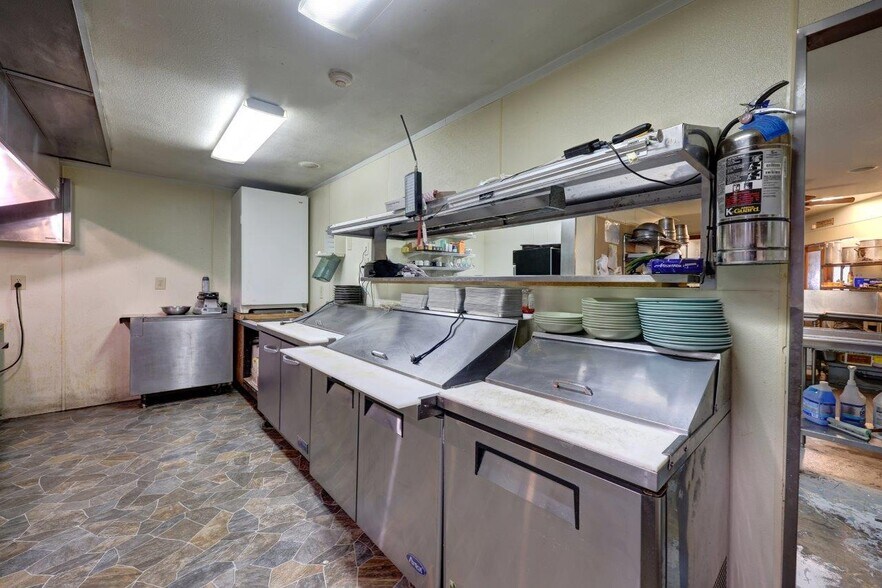 More Photos Of 1917 Pacific Ave, Long Beach Restaurant For Sale