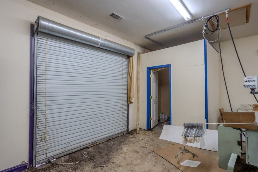 More Photos Of 244 N College St, Statesboro Flex For Sale