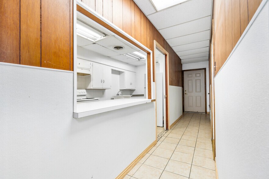 More Photos Of 103 W Main St, Itasca Storefront Retail Office For Lease