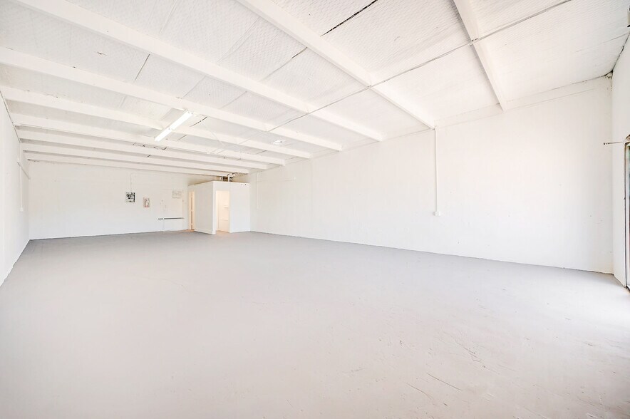 More Photos Of 1419 Fleming Dr, Seguin Flex For Sale