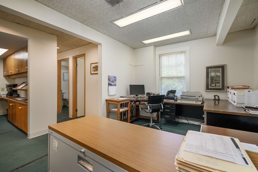 More Photos Of 10 Walker St, Kittery Loft Creative Space For Lease