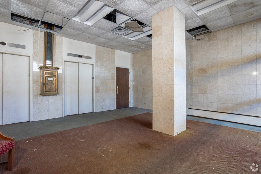 More Photos Of 401 11th St, Huntington Unknown For Sale