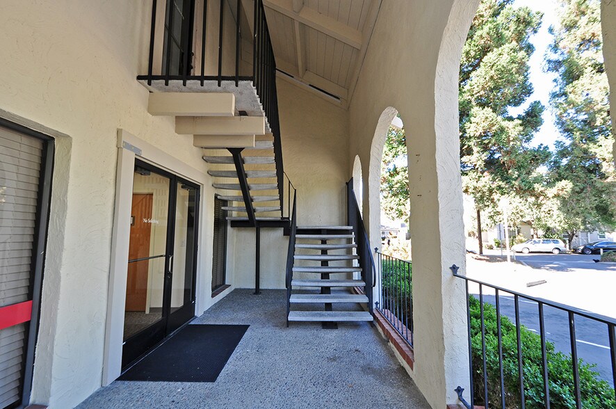 More Photos Of 231 Old Bernal Ave, Pleasanton Office For Lease
