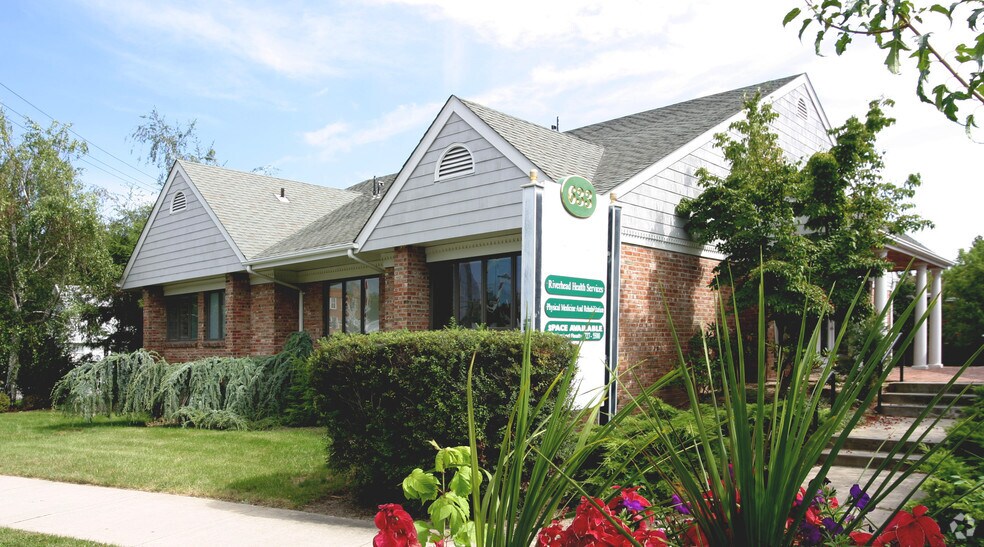 More Photos Of 633 A E Main St, Riverhead Office For Sale
