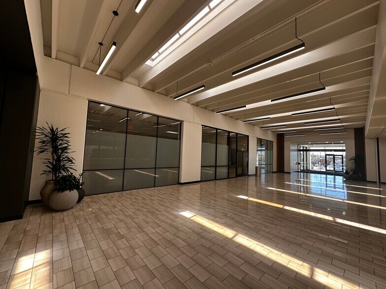 More Photos Of 100 N Central Expy, Richardson Office For Lease