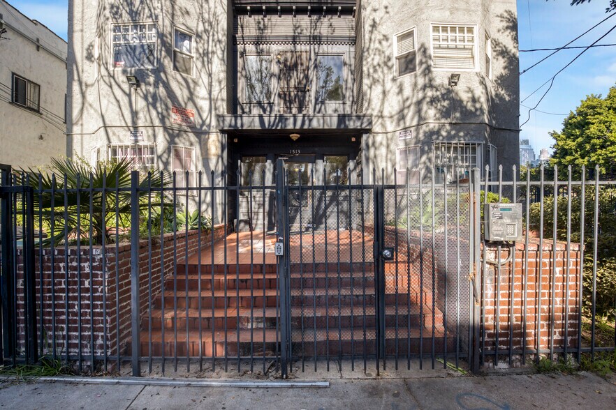 More Photos Of 1513 W 12th Pl, Los Angeles Apartments For Sale