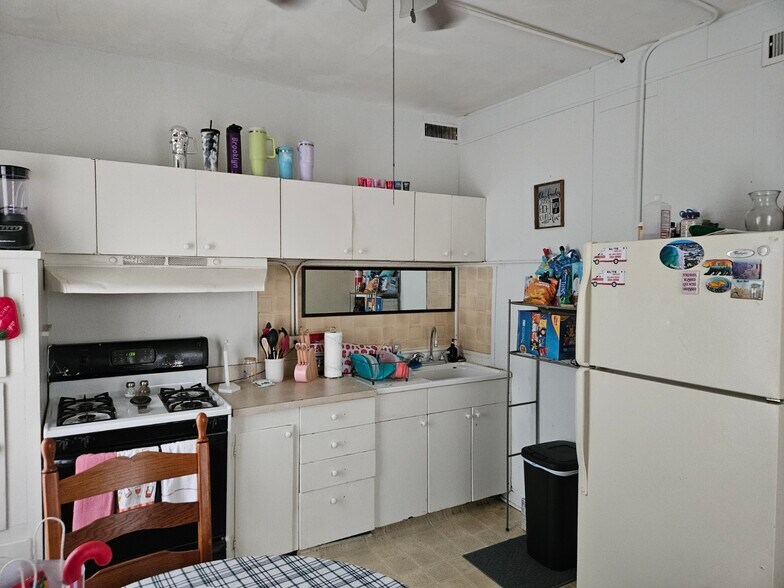 More Photos Of 105 N Depot St, Somonauk Apartments For Sale