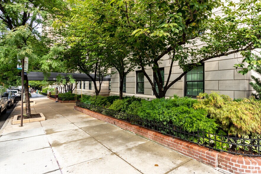 More Photos Of 1160 Fifth Ave, New York Apartments For Lease