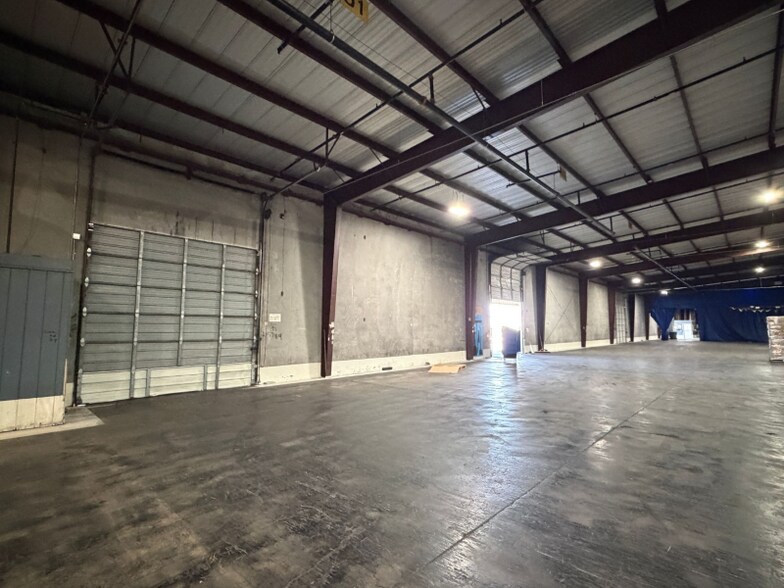 More Photos Of 8900 San Mateo Dr, Laredo Warehouse For Lease