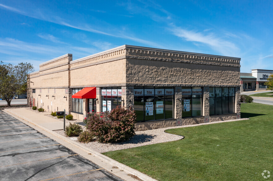 Primary Photo Of 6501 Regency West Dr, Racine Freestanding For Lease