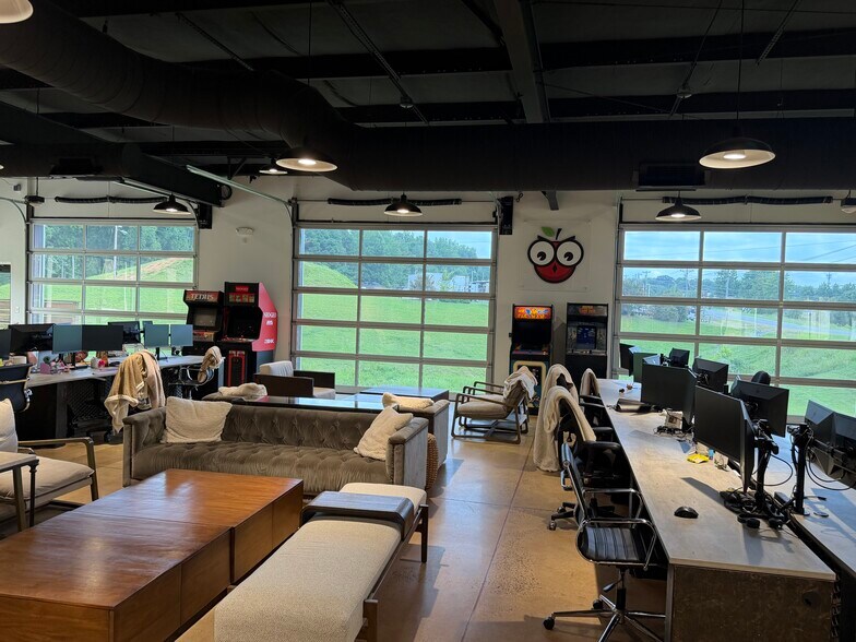 More Photos Of 18820 Statesville Rd, Cornelius Storefront Retail Office For Sale