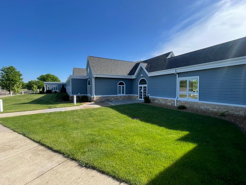 More Photos Of 1 Scholarship Way, Saint Peter Medical For Sale