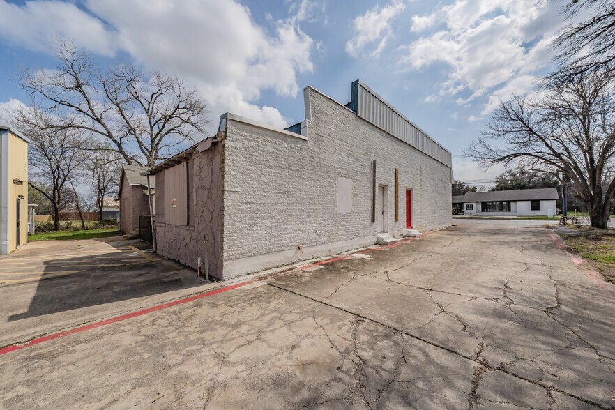 More Photos Of 7235 Glenview Dr, Richland Hills Office For Sale