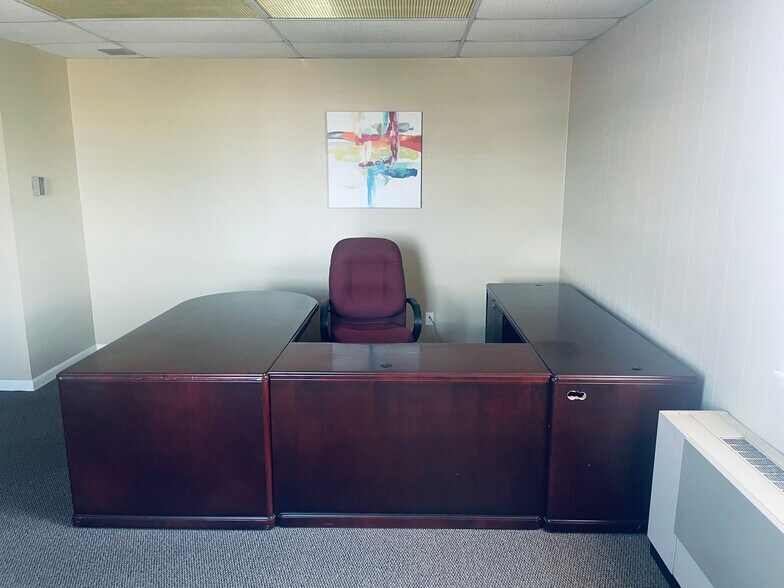 More Photos Of 70 Park Ave W, Mansfield Office For Sale