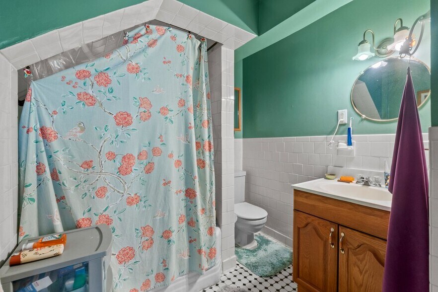 More Photos Of 5001 Roland Ave, Baltimore Apartments For Sale