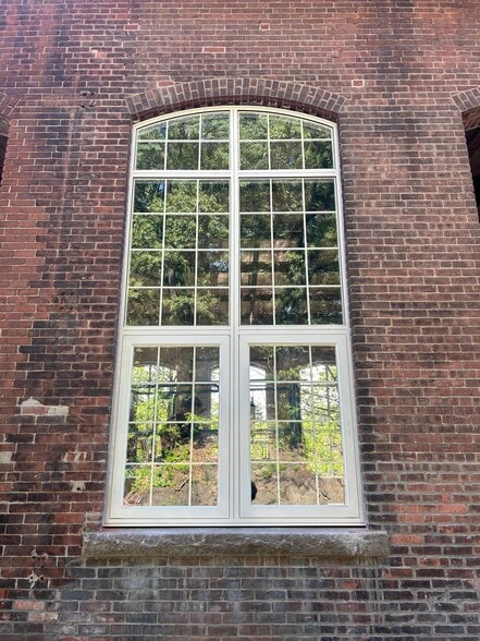 More Photos Of 70 Moshassuck Rd, Lincoln Manufacturing For Lease