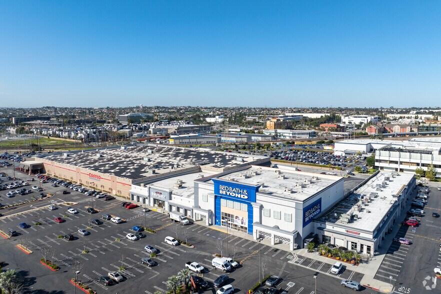 More Photos Of 14351 Hindry Ave, Hawthorne Freestanding For Lease