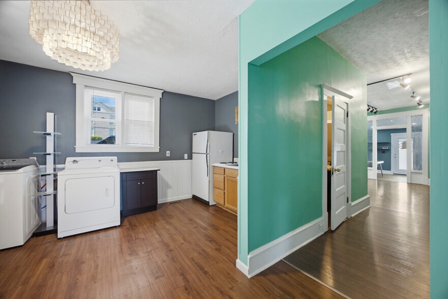 More Photos Of 229 E Main St, Bridgeport Loft Creative Space For Sale