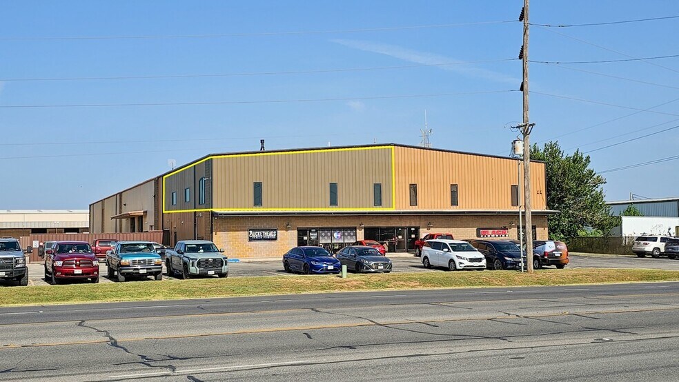 Primary Photo Of 4640 S Treadaway Blvd, Abilene Office For Lease