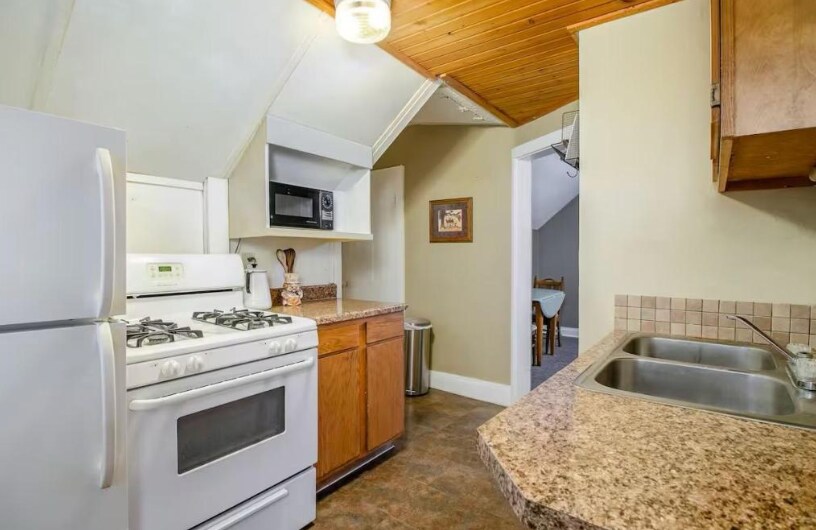 More Photos Of 304 7th St NW, Rochester Apartments For Sale