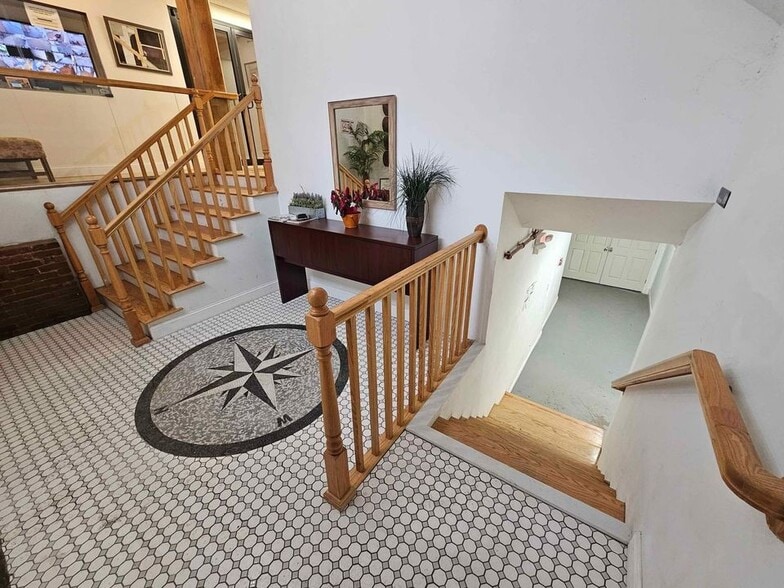 More Photos Of 100 Business St, Hyde Park Unknown For Lease