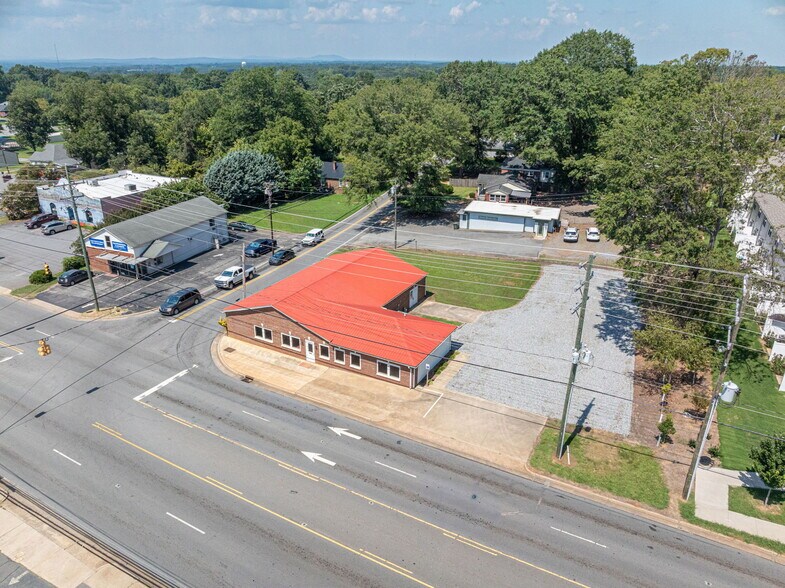 More Photos Of 2303 E Main St, Lincolnton Office For Sale