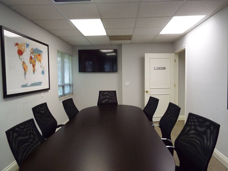 More Photos Of 12553 New Brittany Blvd, Fort Myers Coworking Space