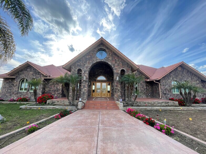 More Photos Of 13002 Zachary Ave, Mc Farland Specialty For Sale