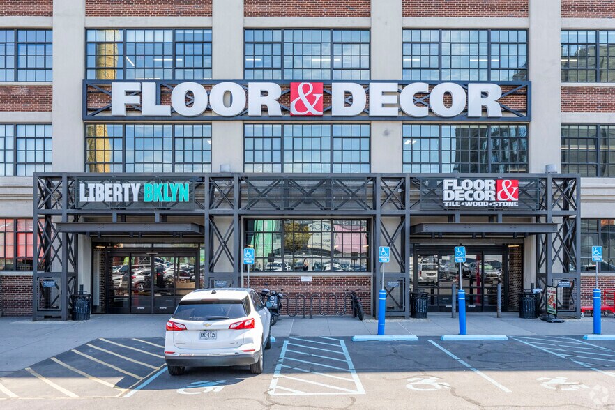 More Photos Of 850 3rd Ave, Brooklyn Warehouse For Lease