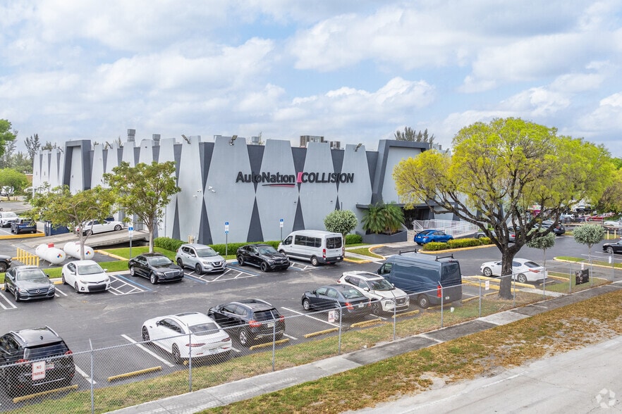 More Photos Of 1400 NW 159th St, Miami Gardens Distribution For Lease