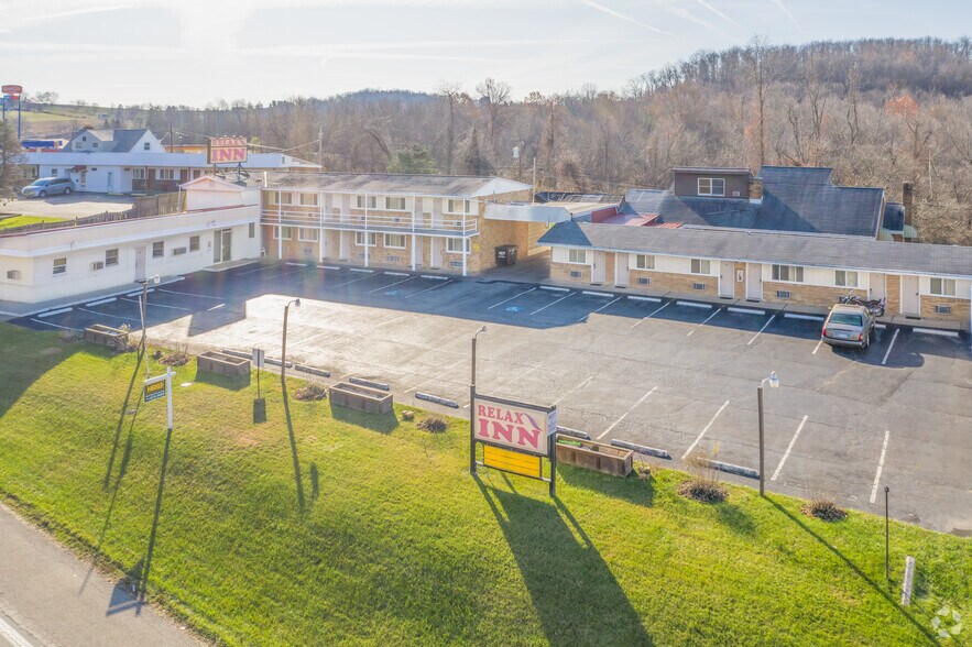 More Photos Of 833 Finley Rd, Belle Vernon Hotel For Sale