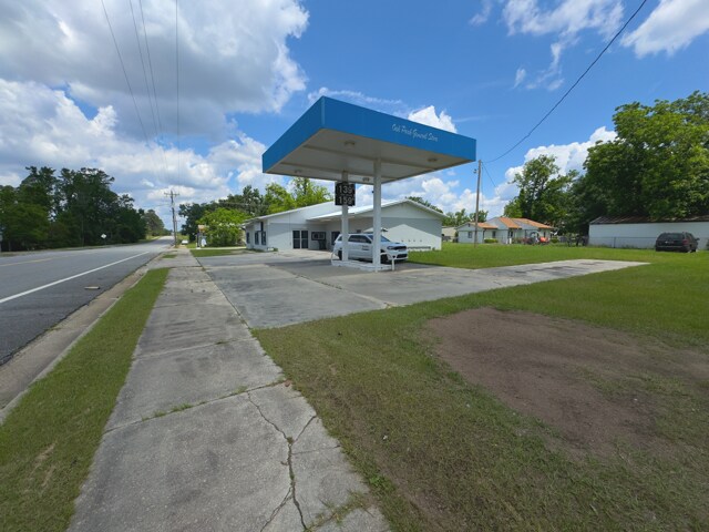 More Photos Of 3851 Harrington st, Oak Park Light Distribution For Sale