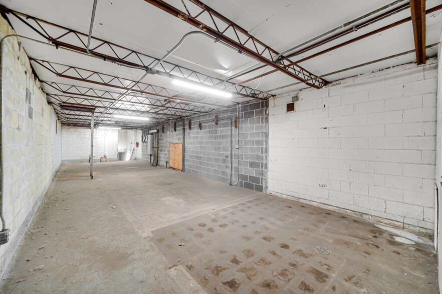 More Photos Of 5050 S State St, Chicago Storefront Retail Office For Lease