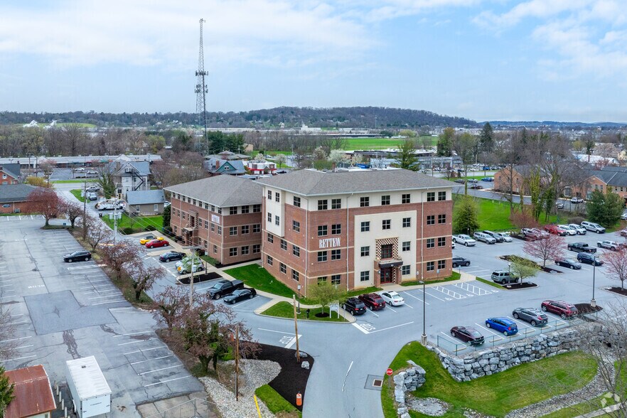 More Photos Of 3020 Columbia Ave, Lancaster Office For Sale