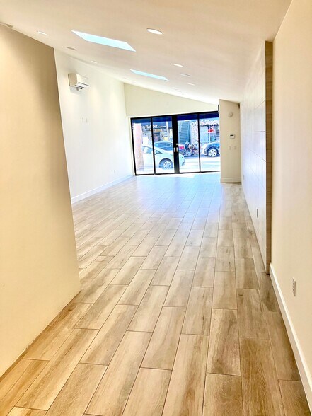 More Photos Of 218 Marine Ave, Newport Beach Storefront Retail Office For Lease