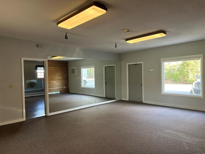 More Photos Of 152-160 Route 171, Woodstock Freestanding For Lease