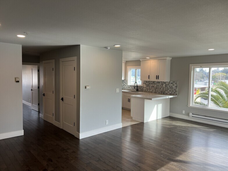 More Photos Of 211-311 Semicircular Road, Menlo Park, Menlo Park Apartments For Sale