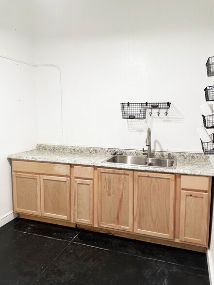 More Photos Of 7201-7213 Santa Monica Blvd, West Hollywood Storefront Retail Office For Lease