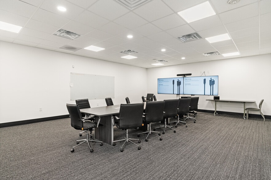 More Photos Of 4440 Walker Blvd, Knoxville Flex For Sale