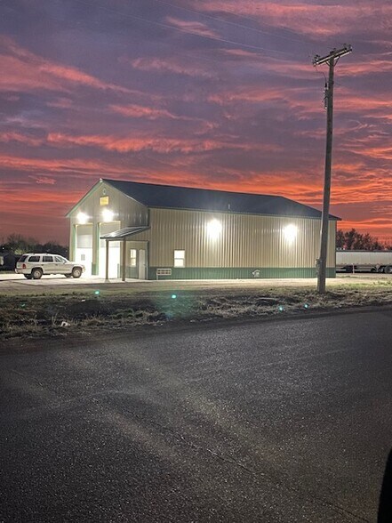 More Photos Of 365 Airlinks Dr, Garden City Industrial For Sale
