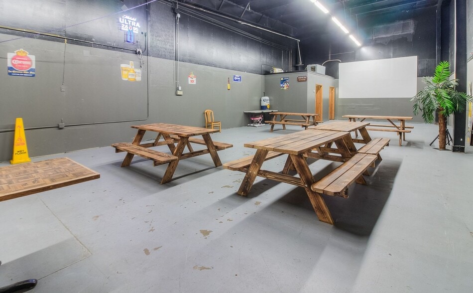 More Photos Of 1319 E 1st Ave, Zillah Restaurant For Sale